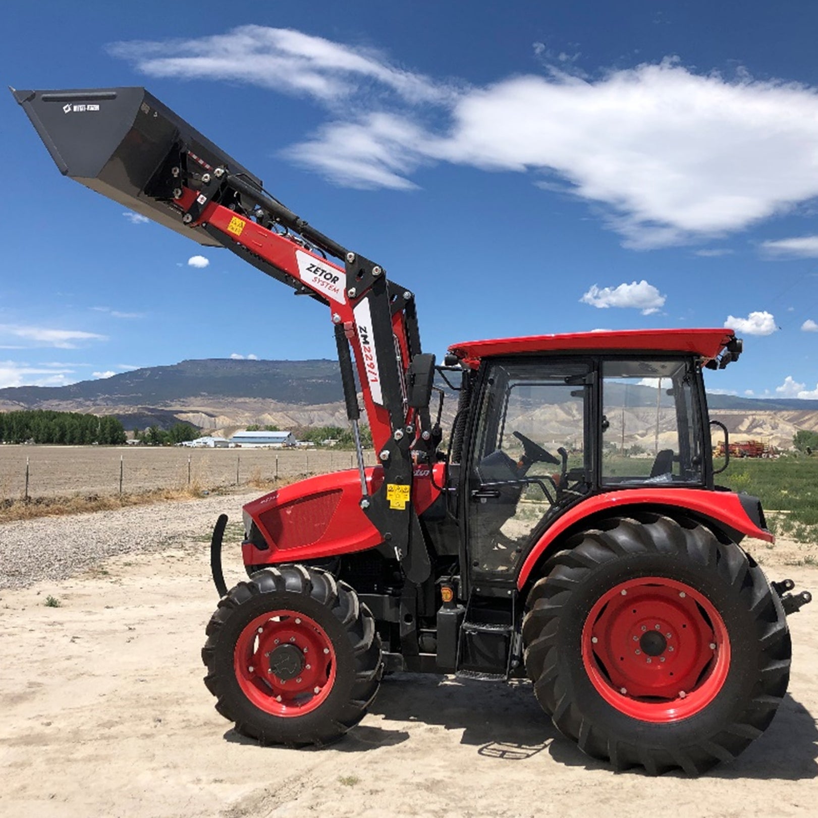 その他 Dub Tractor / More Or Less Mono Buy Same Tractor Four wheel drive tractor explorer 85-4WD
