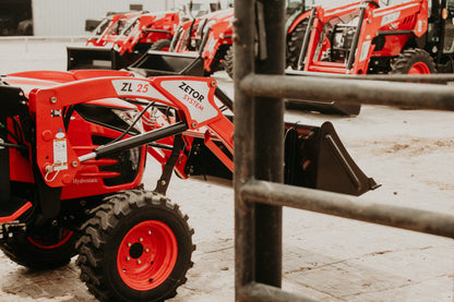 Zetor M25HP Hydrostatic Tractor and Loader